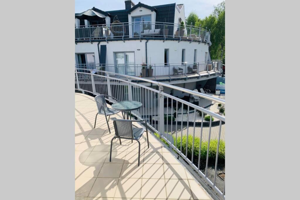 Uroczy Apartament Z Basenem I Kortem Tenisowym Поберово Экстерьер фото